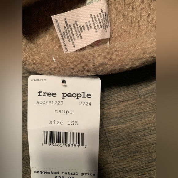 Free People Beanie - Picture 4 of 4